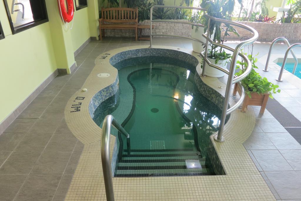 Days Inn By Wyndham לוויס מראה חיצוני תמונה