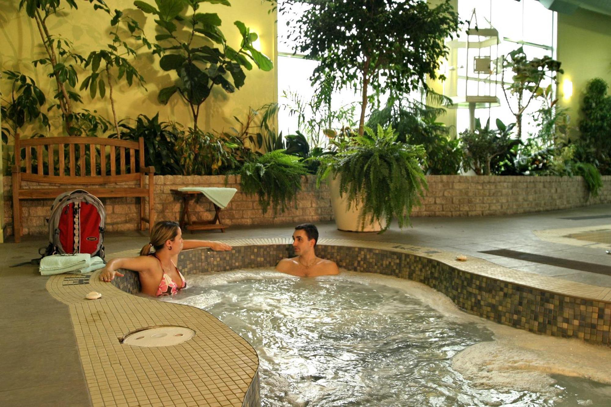 Days Inn By Wyndham לוויס מראה חיצוני תמונה